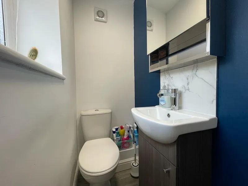 Contemporary 4 Bed House // JUL 2026 - Thumbnail 11